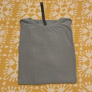 Men’s Vuori T Shirt- Grey